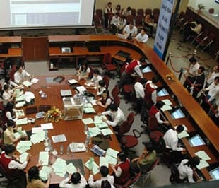 Bất ngờ xẩy ra từ thời điểm 10h20, khi hàn thử biểu của sàn Hà Nội có dấu hiệu gượng lại rồi tăng khá mạnh.