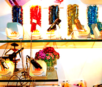 Nhiều máy MP3 cao cấp, thời trang của các hãng lớn xuất hiện tại các điểm bán lẻ.