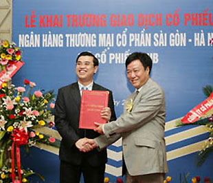 Ngày 20/4/2009, SHB chính thức niêm yết tại HNX với 50 triệu cổ phiếu phổ thông.