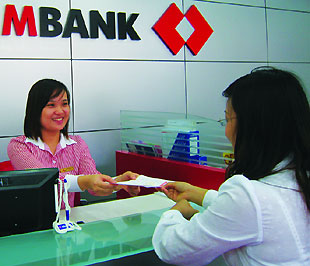 Năm 2009, Techcombank dự kiến sẽ đạt mục tiêu tổng tài sản trên 82.000 tỷ đồng, lợi nhuận trên 2.000 tỷ đồng, tỷ lệ nợ xấu được kiểm soát dưới 2,5%.