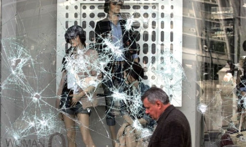 Lời qua tiếng lại vì khủng hoảng nợ Hy Lạp