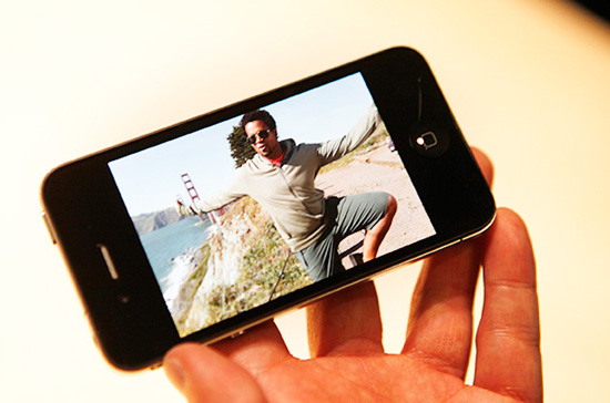 iPhone 4 "cháy" hàng - Ảnh: Wired.