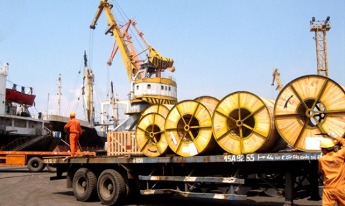 Nhập siêu vẫn diễn biến căng thẳng