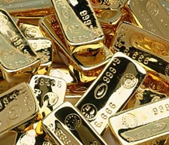 Phía sau sự đi xuống của giá vàng thế giới vẫn là việc USD tăng giá liên tục so với Euro và dầu thô có thêm một phiên mất giá.