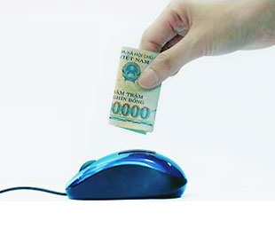 Với dịch vụ eSavings, qua Internet, khách hàng có thể gửi tiền tiết kiệm mà không cần trực tiếp đến ngân hàng giao dịch.