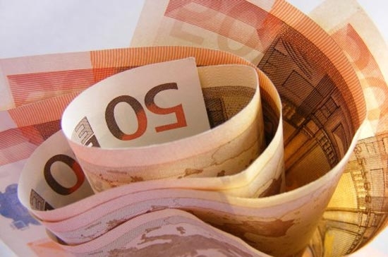 Đồng Euro xuống giá, bất chấp những thay đổi chính trị mạnh mẽ đang diễn ra ở châu Âu.