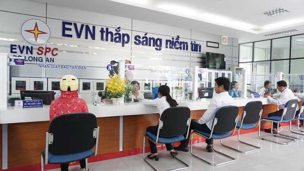 Dịch vụ cung cấp điện năng xếp thứ 2 với 74% doanh nghiệp hài lòng, tăng mạnh so với tỷ lệ 69% năm 2016. 