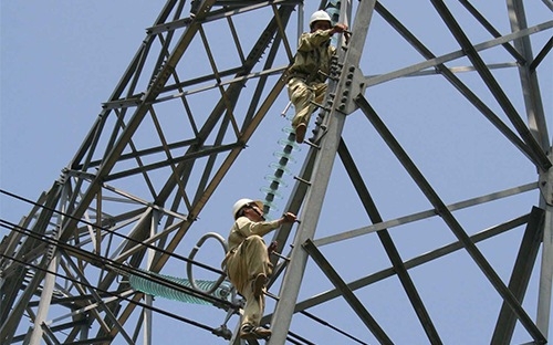  Theo hợp đồng được ký giữa EVN và Petro Vietnam, đến thời điểm này, 
khoản lãi chậm trả của EVN với Petro Vietnam đã lên tới gần 3.000 tỷ 
đồng. 