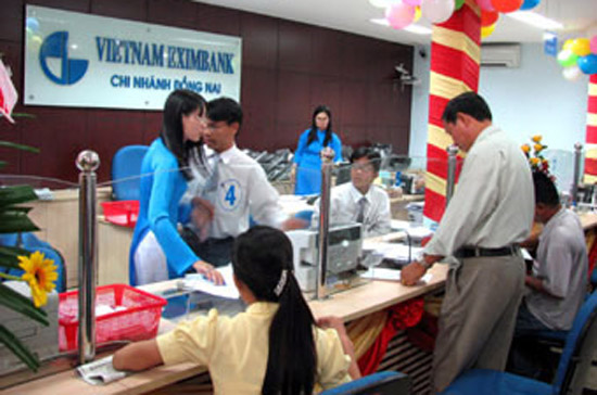 Từ ngày 17/6 - 16/8/2010, VOF Investment Limited, cổ đông lớn của Eximbank (mã EIB) đăng ký bán 300.000 cổ phiếu, số cổ phiếu sẽ nắm giữ còn 43.700.400 cổ phiếu, chiếm 4,98% vốn điều lệ.