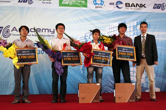 VTC Academy trao học bổng cho những học viên khóa đầu tiên.