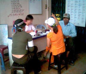 Hiện còn nhiều trung tâm giới thiệu việc làm “ma”, làm ăn theo kiểu thời vụ - Ảnh: VNN.