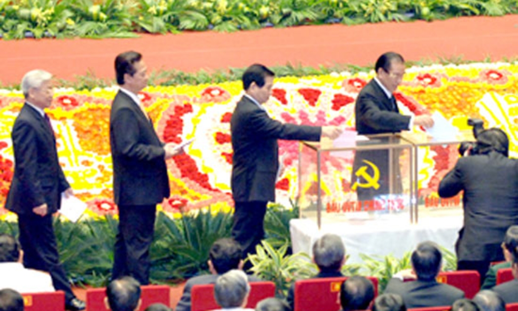 Đại hội tiến hành bỏ phiếu bầu cử Ban Chấp hành Trung ương Đảng khoá XI. - Ảnh: Chinhphu.vn