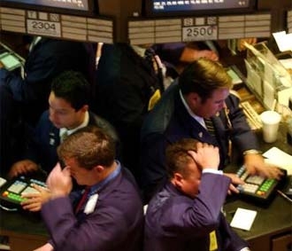 Ngay sau tin loan báo, các nhà đầu tư dường như đặt nhiều hy vọng hơn vào những giải pháp trao thêm quyền cho FED nhằm bình ổn hơn cho thị trường tài chính Mỹ.