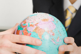 Giá dầu, thiên tai đã tác động không nhỏ tới lợi nhuận các công ty châu Á trong năm qua - Ảnh: CNBC.