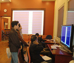 Việc khởi động thị trường UPCoM với mục tiêu nhằm góp phần thu hẹp thị trường tự do và mở rộng phạm vi thị trường có quản lý của Nhà nước.