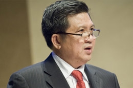 Thống đốc Nguyễn Văn Giàu.