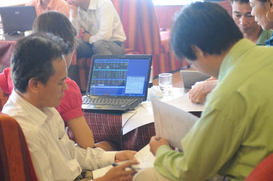 Theo Woori CBV, việc chọn lựa cổ phiếu đi từ các phân nhóm ngành là cần thiết trong mỗi quyết định đầu tư.