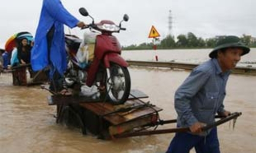 Từ trận ngập lụt tại Hà Nội: Cứu trợ đô thị như thế nào?