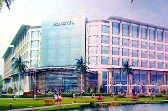 Mô hình Novotel Hanoi on the Park tại 295 Lê Duẩn, Hà Nội. Dự án này đã phải dừng lại từ tháng 4/2009.
