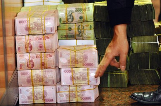 Nếu không nhanh chóng điều chỉnh thì nỗi lo của Ngân hàng Nhà nước không phải là tín dụng tăng quá mà là nền kinh tế bị khô máu do tín dụng tăng không đủ 20% như mục tiêu - Ảnh: Getty.