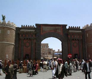 Hoạt động buôn bán của Việt Nam với các nước trong khu vực Trung Đông đang có nhiều thuận lợi do nhu cầu tiêu thụ hàng hóa của người Trung Đông ngày càng cao.