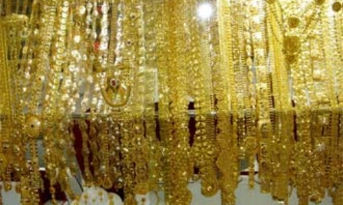 Giá vàng trong nước “chạy trước” thế giới