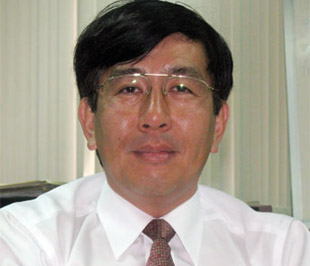 "Bất kỳ phương thuốc nào cũng có những tác dụng phụ đối với cơ thể người, và trong trường hợp này, các biện pháp kích thích kinh tế cũng làm gia tăng những rủi ro đối với nền kinh tế Việt Nam"