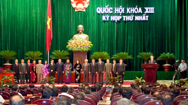 Tản mạn nghị trường: “Chén mừng xin đợi…!”