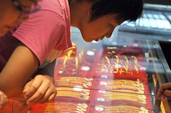 Từ sáng thứ Bảy tuần trước tới thời điểm này, giá vàng trong nước đã tăng thêm khoảng 550.000 đồng/lượng - Ảnh: Getty.