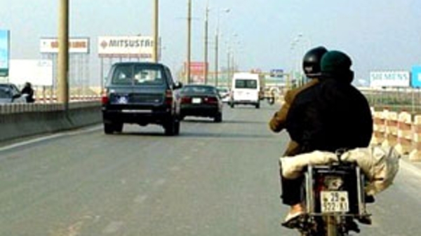 Ngân hàng làm đường cao tốc