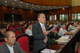 Có ý kiến nhận xét một số vị đại biểu còn gay gắt khi chất vấn.