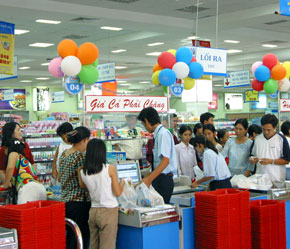 Sự khan hiếm mặt bằng là một nguyên nhân khiến Việt Nam khó phát triển những trung tâm thương mại tiêu chuẩn - Ảnh: Việt Tuấn