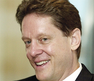 Điều tạo ra sự khác biệt giữa Robert M. Friedland với những người bình thường chính là khả năng dám nghĩ, dám làm cùng những tham vọng lớn ngay từ khi còn trẻ.