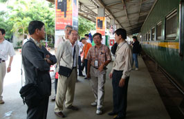 Thời điểm này người dân có nhu cầu mua vé tàu Tết hành trình Nam- Bắc vẫn có thể được ga Sài Gòn đáp ứng.