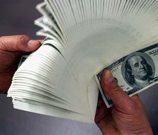 Giá Đô la Mỹ trên thị trường chợ đen vẫn ở mức cao.