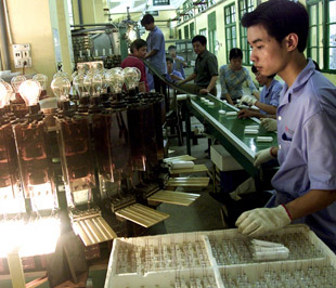 Theo Bộ Kế hoạch và Đầu tư, tốc độ tăng trưởng tổng sản phẩm trong nước (GDP) năm 2010 dự kiến sẽ tăng khoảng 6,5% - Ảnh: Việt Tuấn.