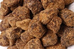 Nên thận trọng với mứt, quả khô, xí muội... không có nguồn gốc xuất xứ.