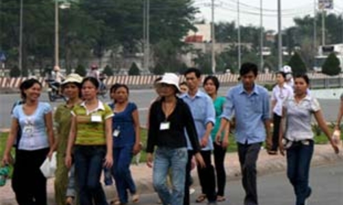 Thưởng tết: Giảm là chính!