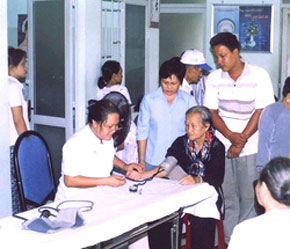 Có nhiều phương thức xã hội hóa lĩnh vực y tế, không riêng gì cổ phần hóa.