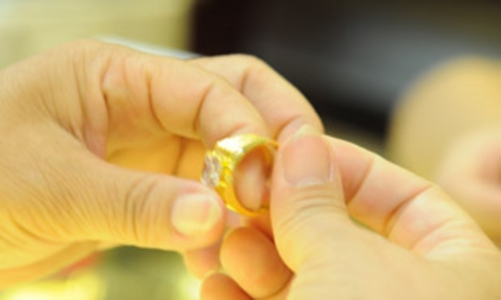 Giá vàng “phi” thẳng lên 25,55 triệu đồng/lượng