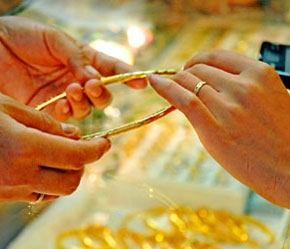 Giá vàng thường biến động rất nhanh chóng.