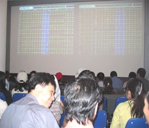 Cả ba cổ phiếu mới đều có một phiên chào sàn khá thành công với mức giá khá cao.