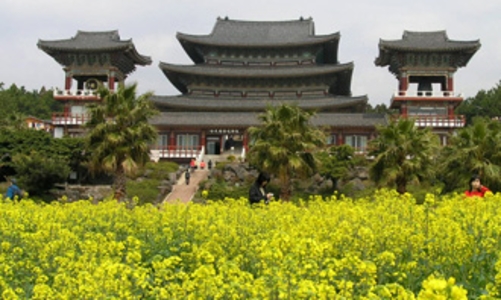 Lượng người Việt Nam đi du lịch nước ngoài tăng mạnh