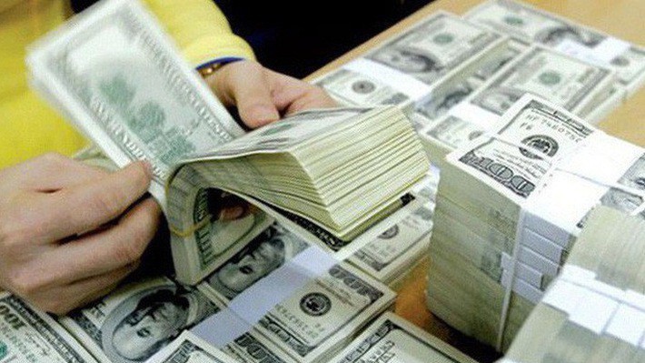 Lĩnh vực tài chính ngân hàng dẫn đầu về vốn đầu tư của Việt Nam ra nước ngoài trong 7 tháng, với tổng vốn đăng ký mới và tăng thêm là 105,77 triệu USD, chiếm 37,8% tổng vốn đầu tư. 