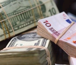 Đồng USD càng mất giá thì kim ngạch xuất khẩu của các nước sử dụng đồng Euro sẽ càng sụt giảm vì đồng Euro đã mất lợi thế cạnh tranh xuất khẩu.