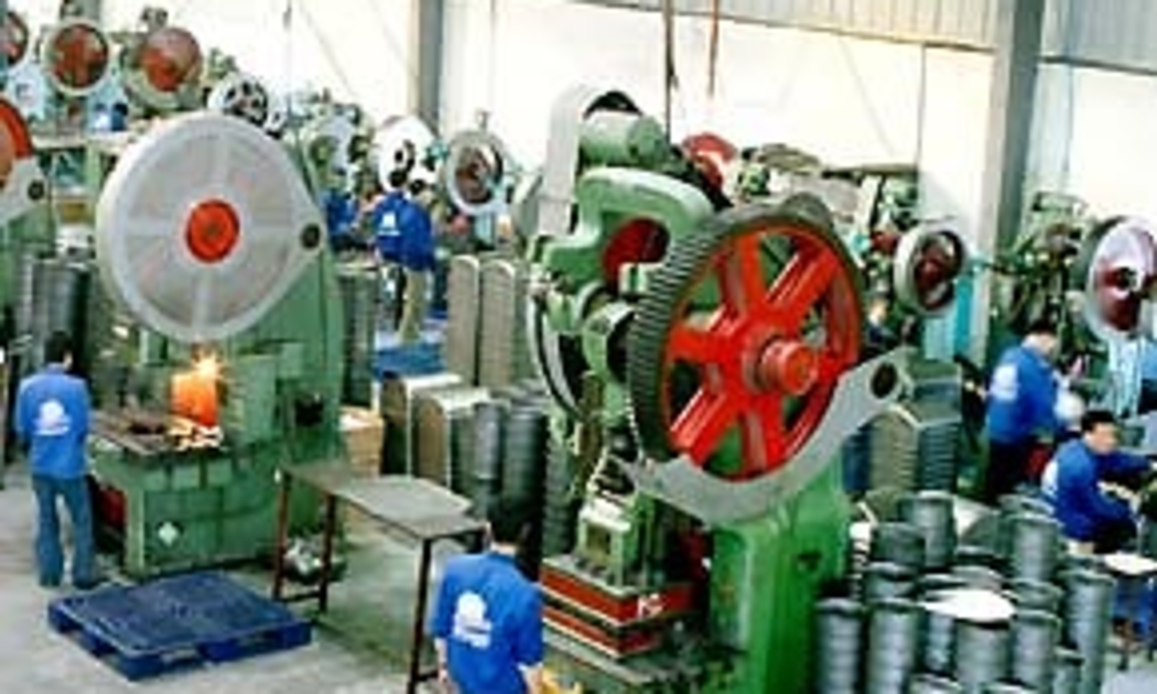 Sự hình thành các tập đoàn là do yêu cầu của sự phát triển kinh tế, song pháp luật lại chưa có điều chỉnh và quy định rõ ràng về tập đoàn kinh tế.