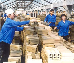 Các cơ sở sản xuất kinh doanh được vay tối đa không quá 500 triệu đồng/dự án và không quá 20 triệu đồng/lao động được thu hút mới.