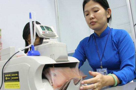 Hết quý 1/2011, tổng huy động vốn toàn hệ thống chỉ tăng 1,5% nhưng tiền gửi VND giảm 2,8%, còn tiền gửi ngoại tệ tăng.