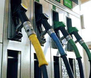 Giá xăng đã điều chỉnh 2 lần kể từ đầu năm 2008 đến nay.