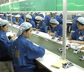 Những người làm công ăn lương ở Trung Quốc chăm chỉ nộp thuế hơn chủ doanh nghiệp.